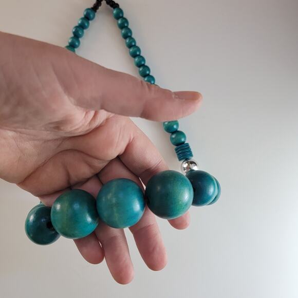 Vintage 1970s Teal Wooden Bead Necklace 27 Inch Chunky Boho Statement Jewelry - Picture 6 of 9